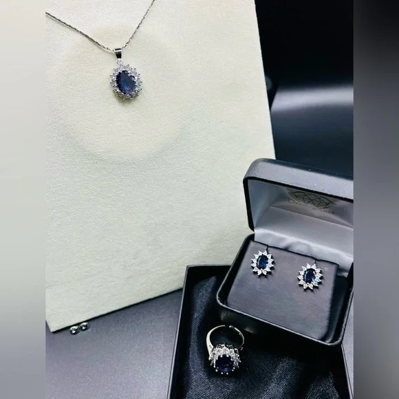 NIB S925 Stamped Silver Amethyst and Zircon Oval Pendant Necklace - Picture 14 of 14